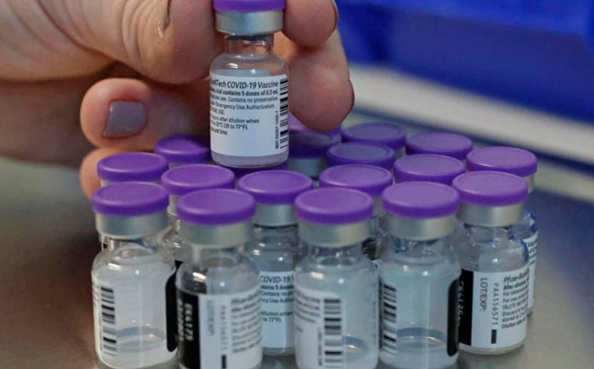COVAX: Україна отримала 400 тис. доз вакцини Comirnaty