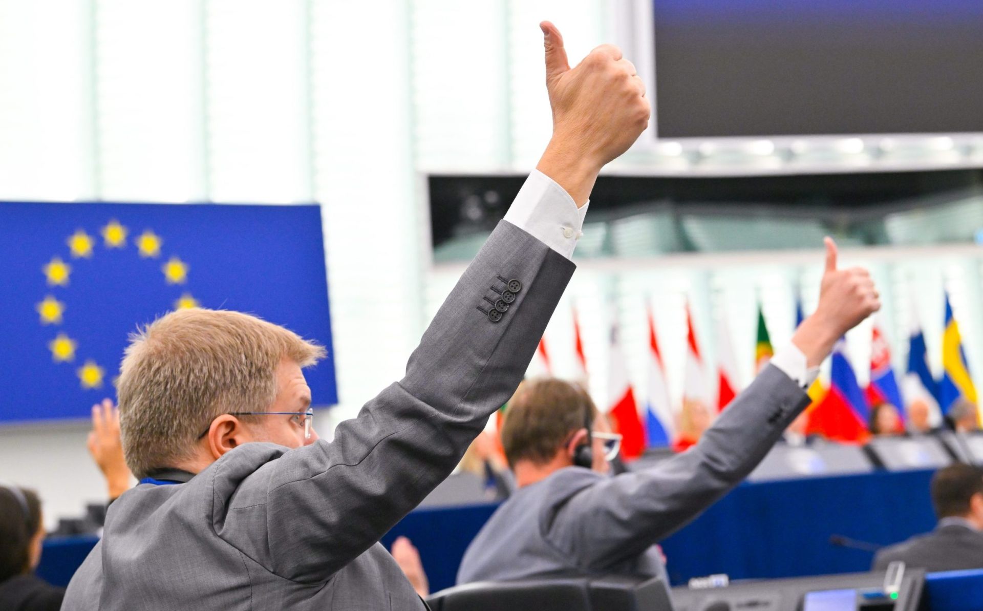 Європарламент вимагає справедливості та притягнення до відповідальності за цивільні жертви в Україні