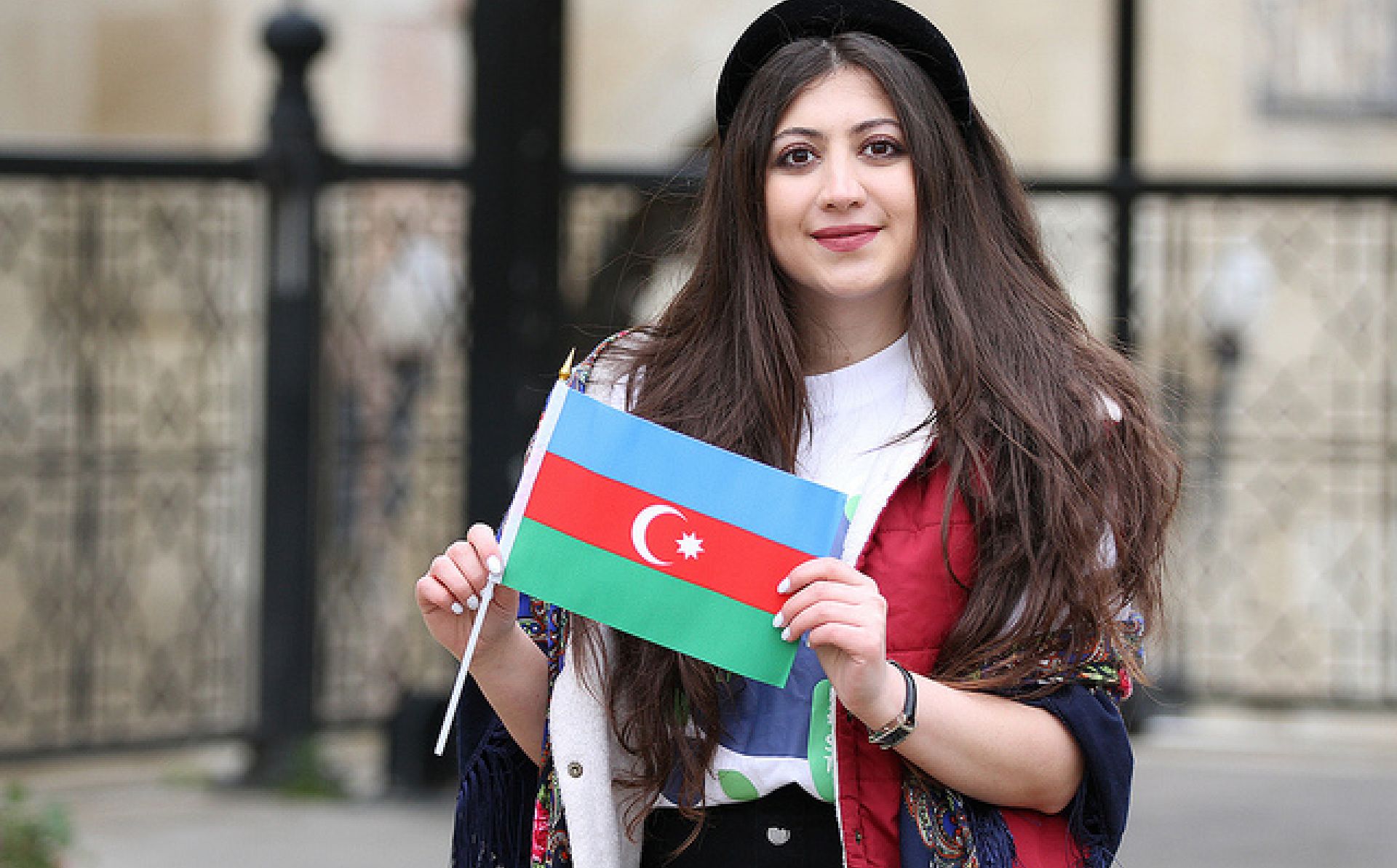 Вакансия: помощник по проекту в Баку