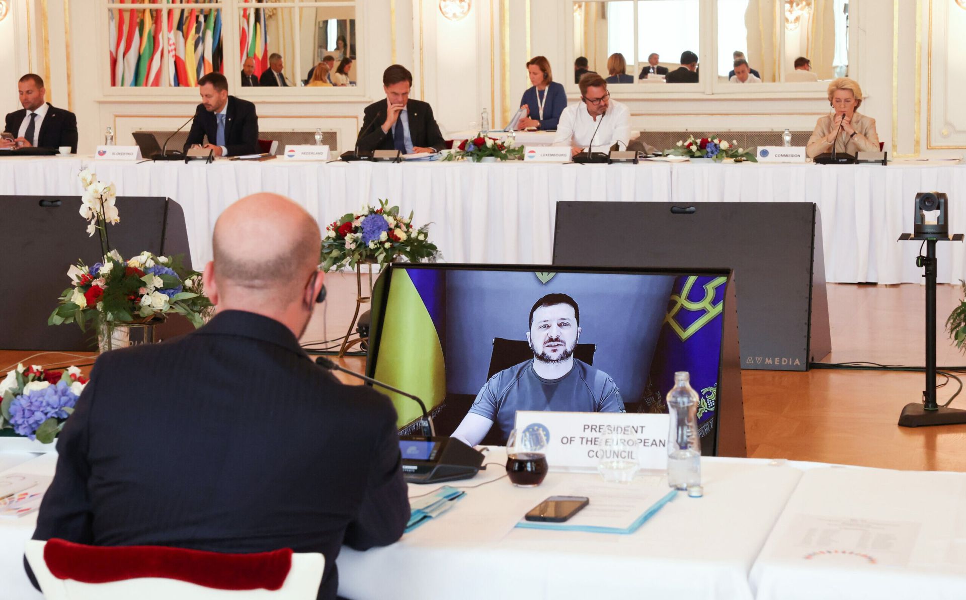 Лидеры ЕС в Праге: ЕС готов мобилизовать все возможные средства для поддержки Украины