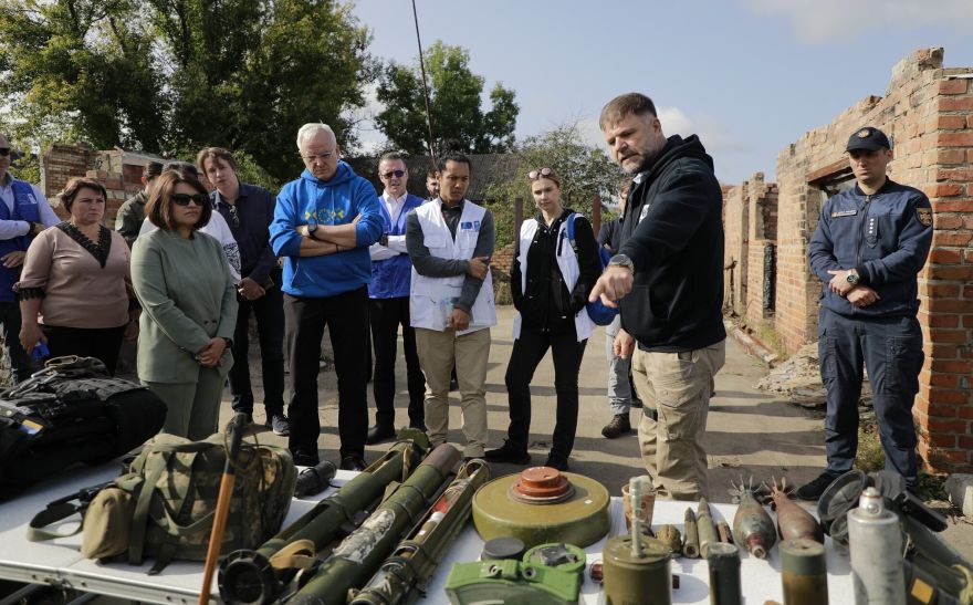 Director of EU Service for Foreign Policy Instruments witnesses progress with debris removal and demining in Kyiv Oblast