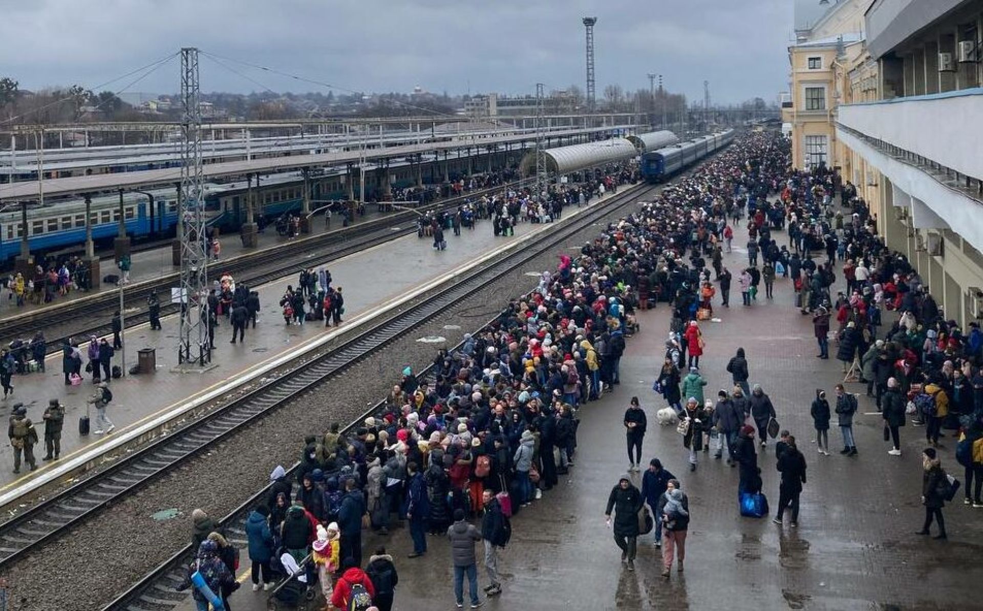 Life at war. Sasha: people at the station had no idea where they were going. They wanted any train