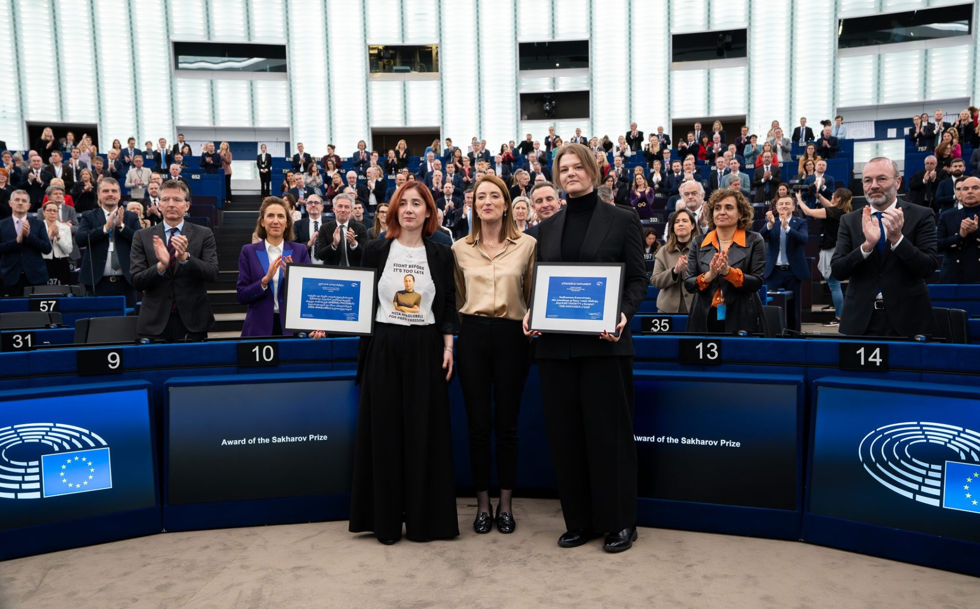 2025 Sakharov Prize: Parliament honours Andrzej Poczobut and Mzia Amaglobeli