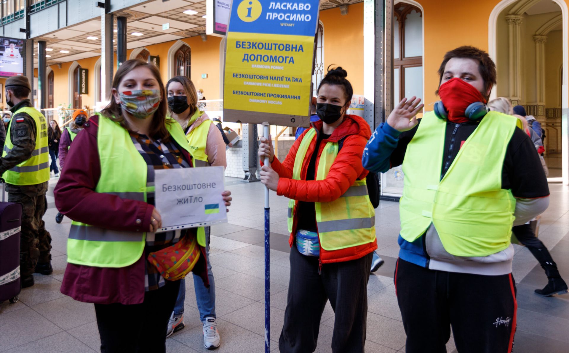 Become a volunteer: help Ukrainian refugees in Poland