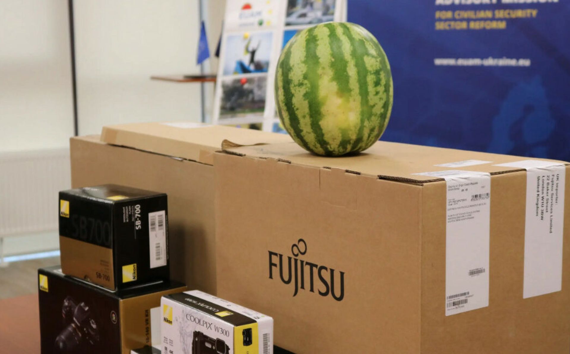 Criminal investigators in Kherson Oblast receive equipment from EU Advisory Mission