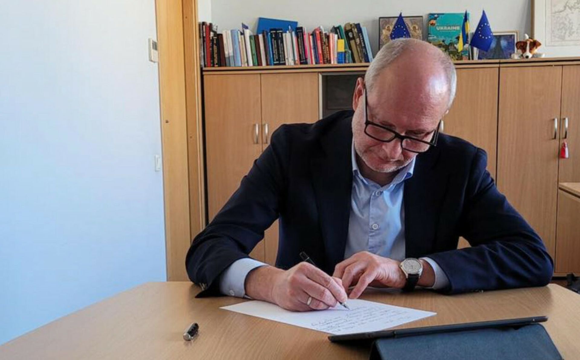 EU Ambassador to Ukraine joins annual All-Ukrainian Dictation