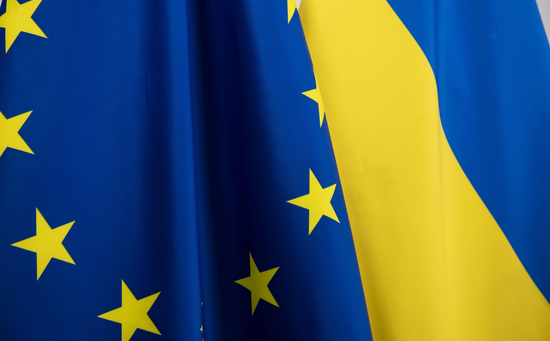 ЄС ухвалив 12-й пакет економічних та індивідуальних санкцій проти Росії
