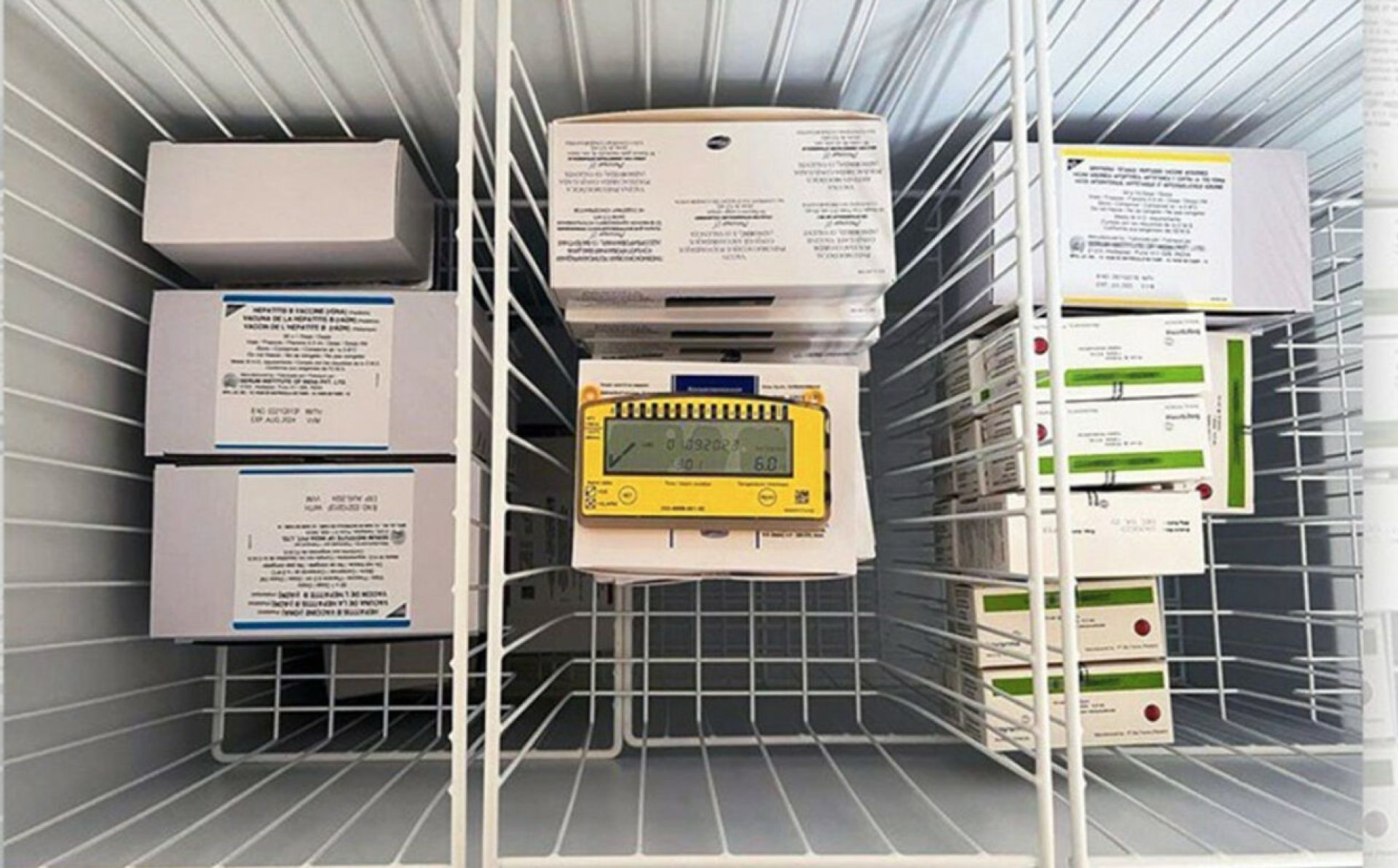 Azerbaijan: EU and WHO provide special devices to monitor COVID-19 vaccine storage