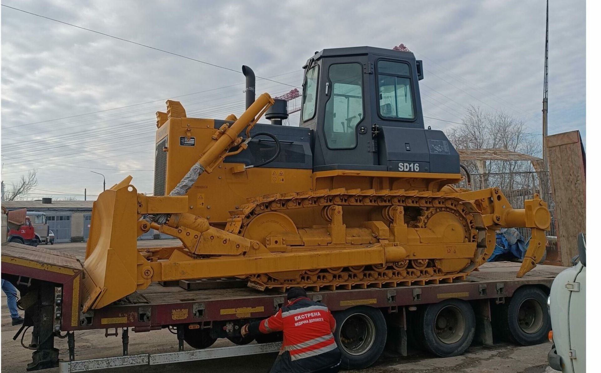 Ukraine Energy Support Fund delivers excavators to repair damaged energy infrastructure in Zaporizhzhya region