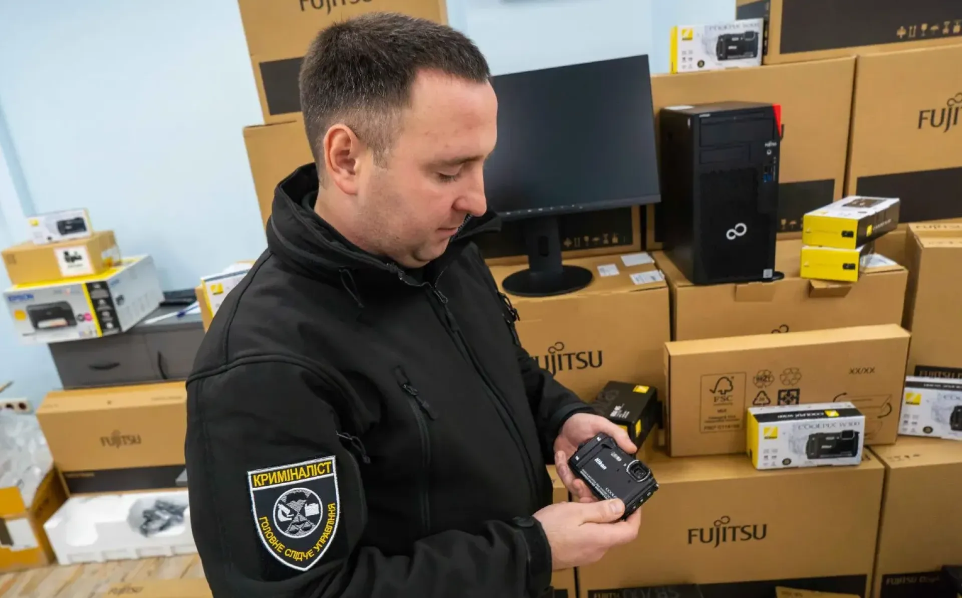 Миссия ЕС передала украинским судмедэкспертам оборудование для расследования военных преступлений