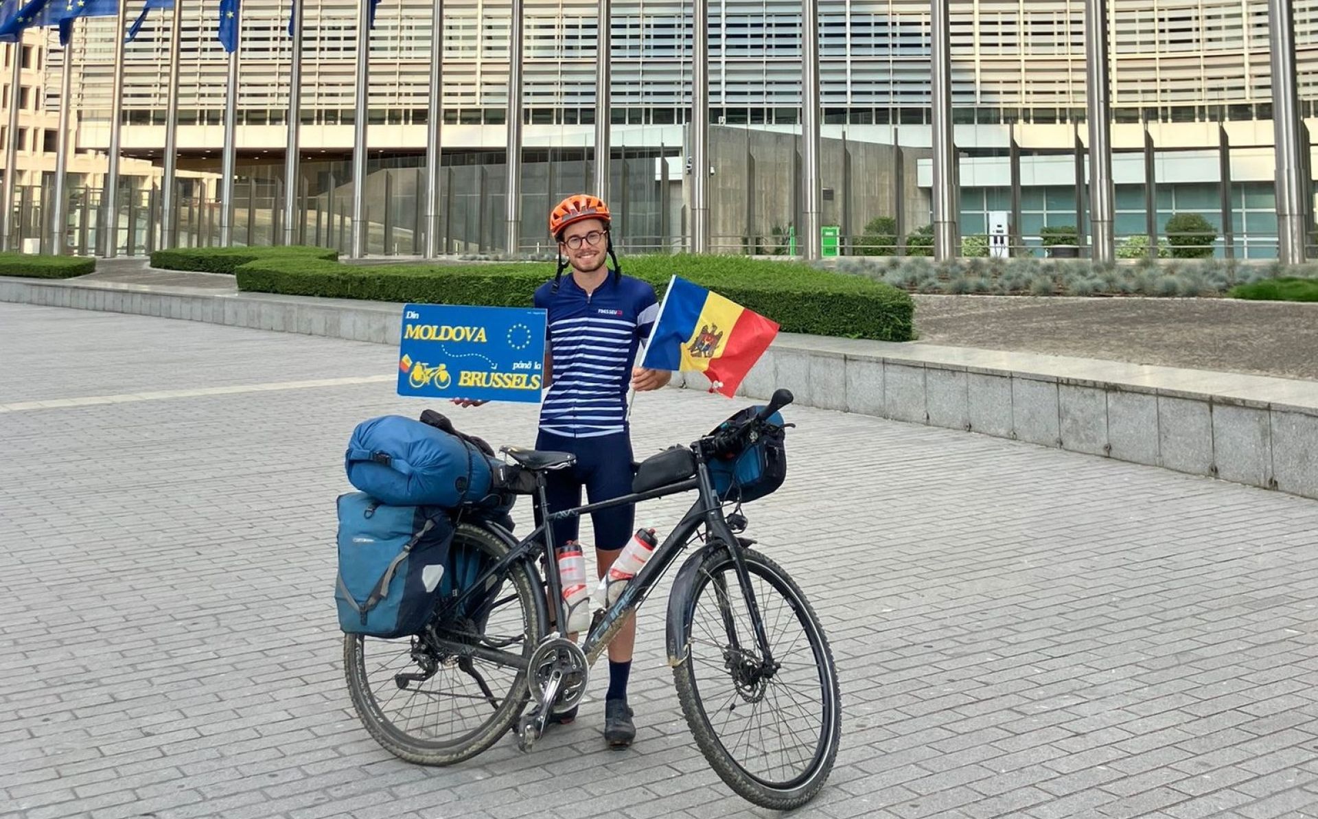 From Chisinau to Brussels: Young European Ambassador crosses Europe on a bicycle