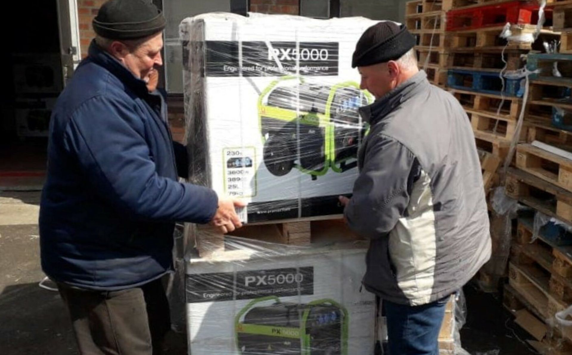 U-LEAD with Europe: 2,500 generators and 1,000 chainsaws for Ukrainian municipalities&nbsp;