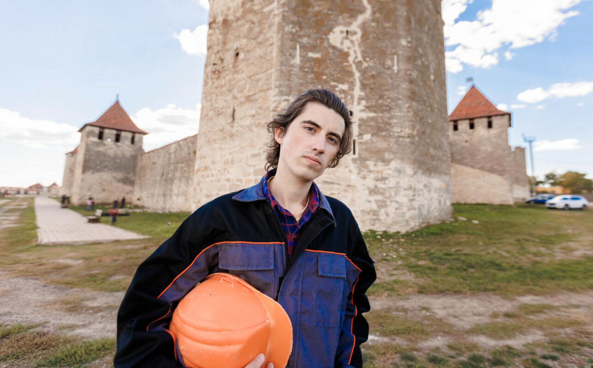 Moldova: Young people from both banks of Nistru river take part in Tighina fortress restoration