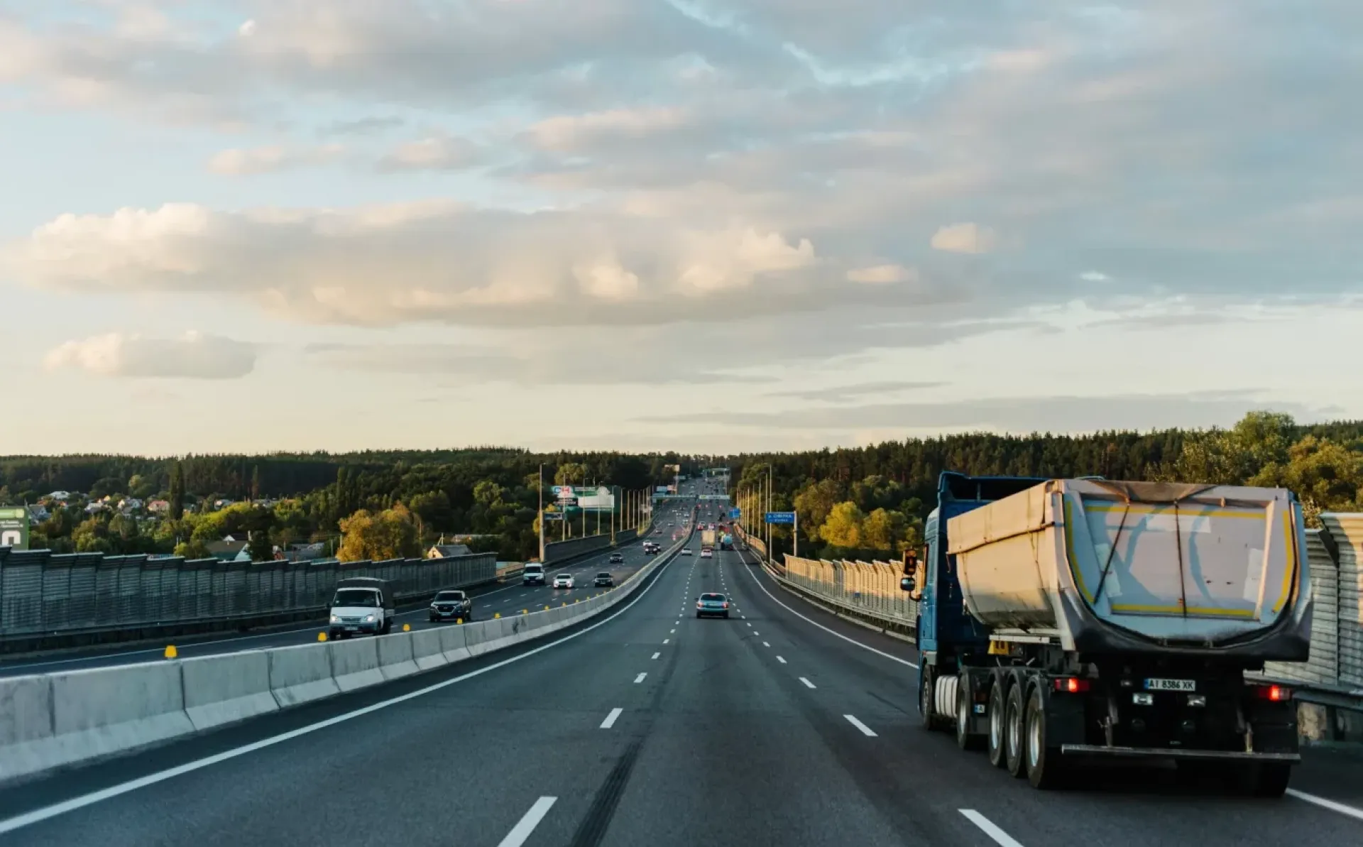 Comisia Europeană propune prelungirea acordurilor de transport rutier cu Republica Moldova și Ucraina