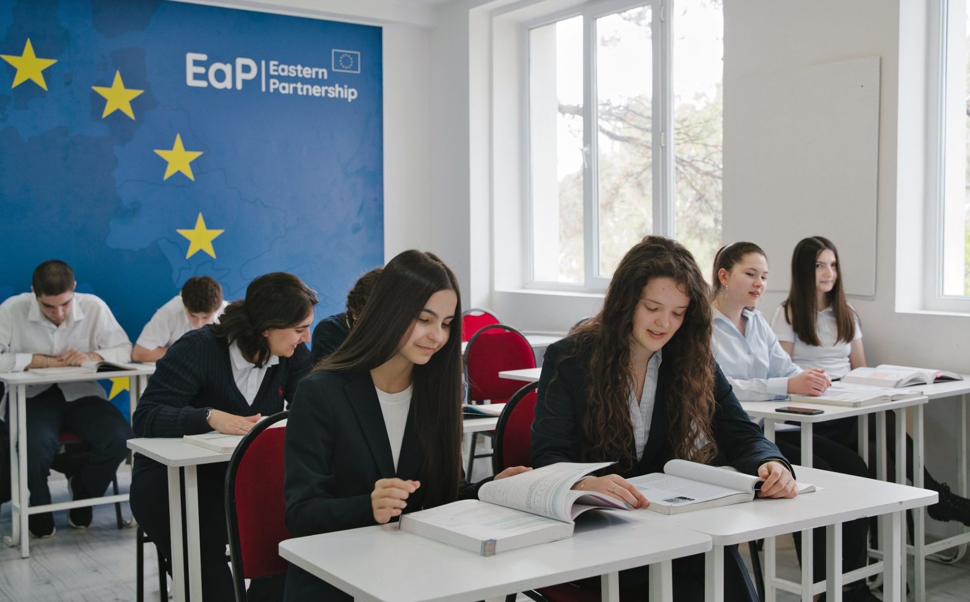 Стыпендыі на 2025/27 гады ў Еўрапейскай школе Усходняга партнёрства ў Тбілісі