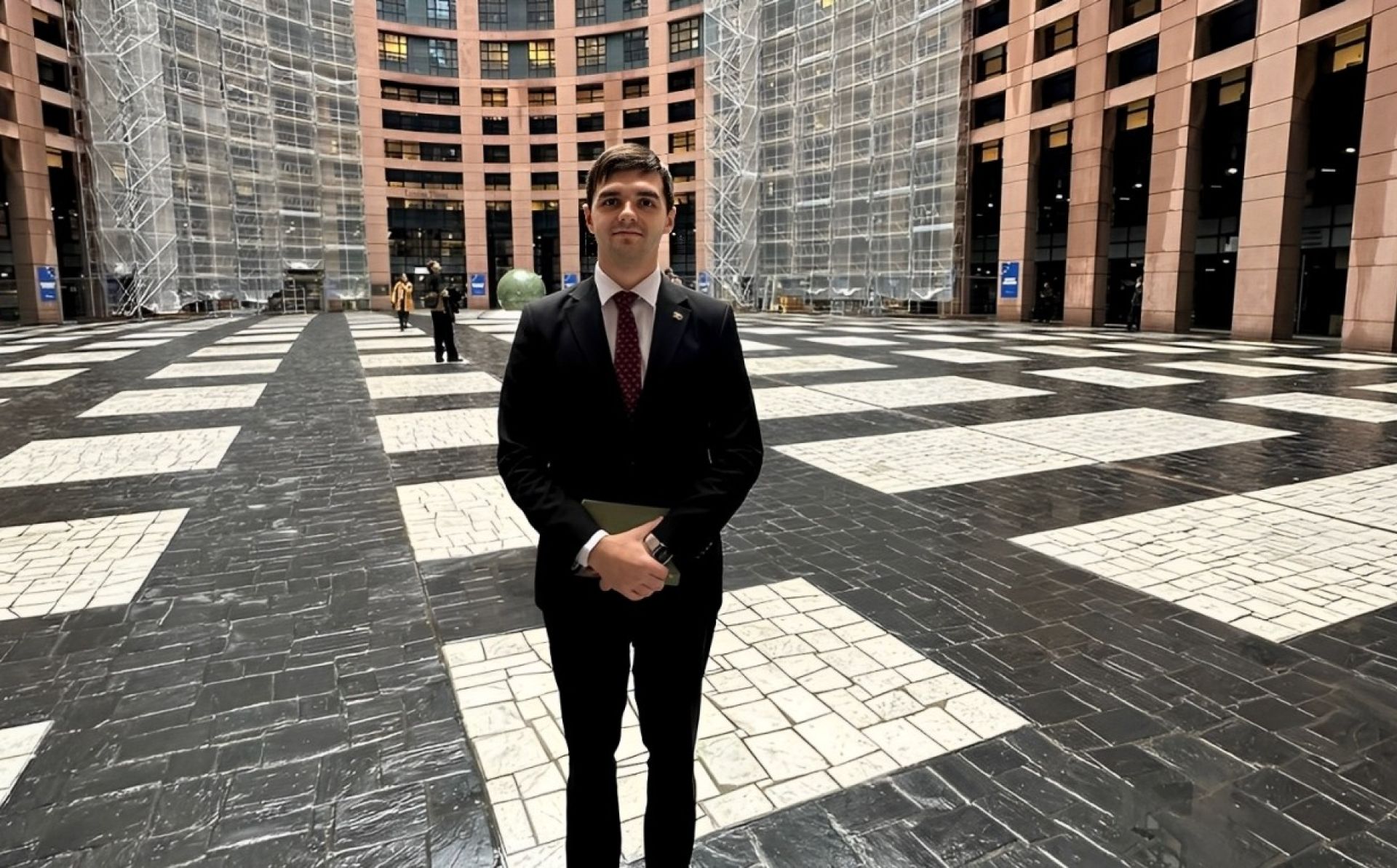 Cum Colegiul Europei a modelat parcursul profesional al lui Ion Cantea, tânăr diplomat moldovean