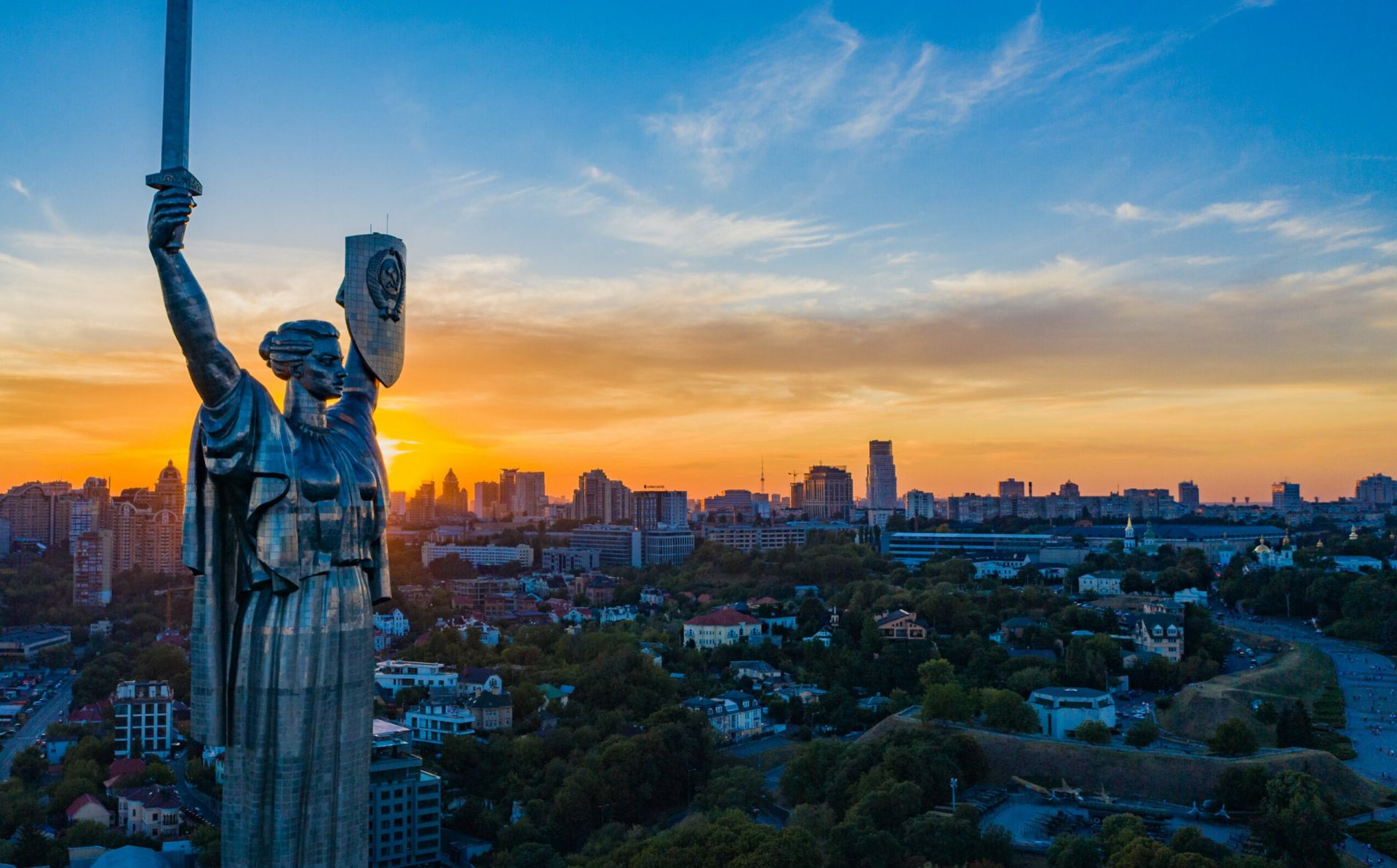 ЄС засудив вторгнення Росії в Україну