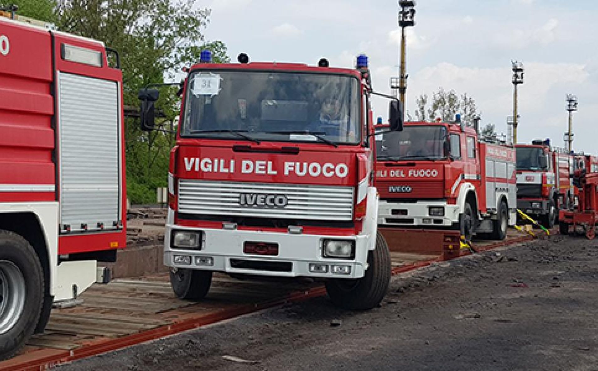ЕС координирует доставку пожарных машин из Италии в Украину