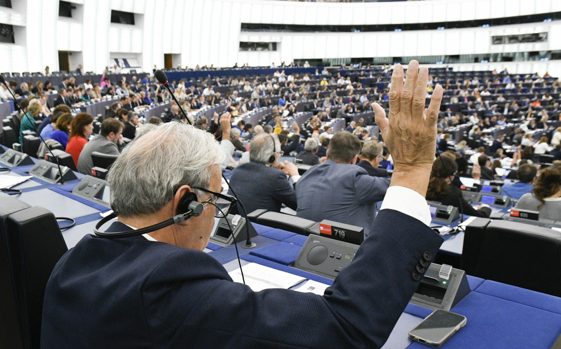 European Parliament calls for release of political prisoners in Azerbaijan