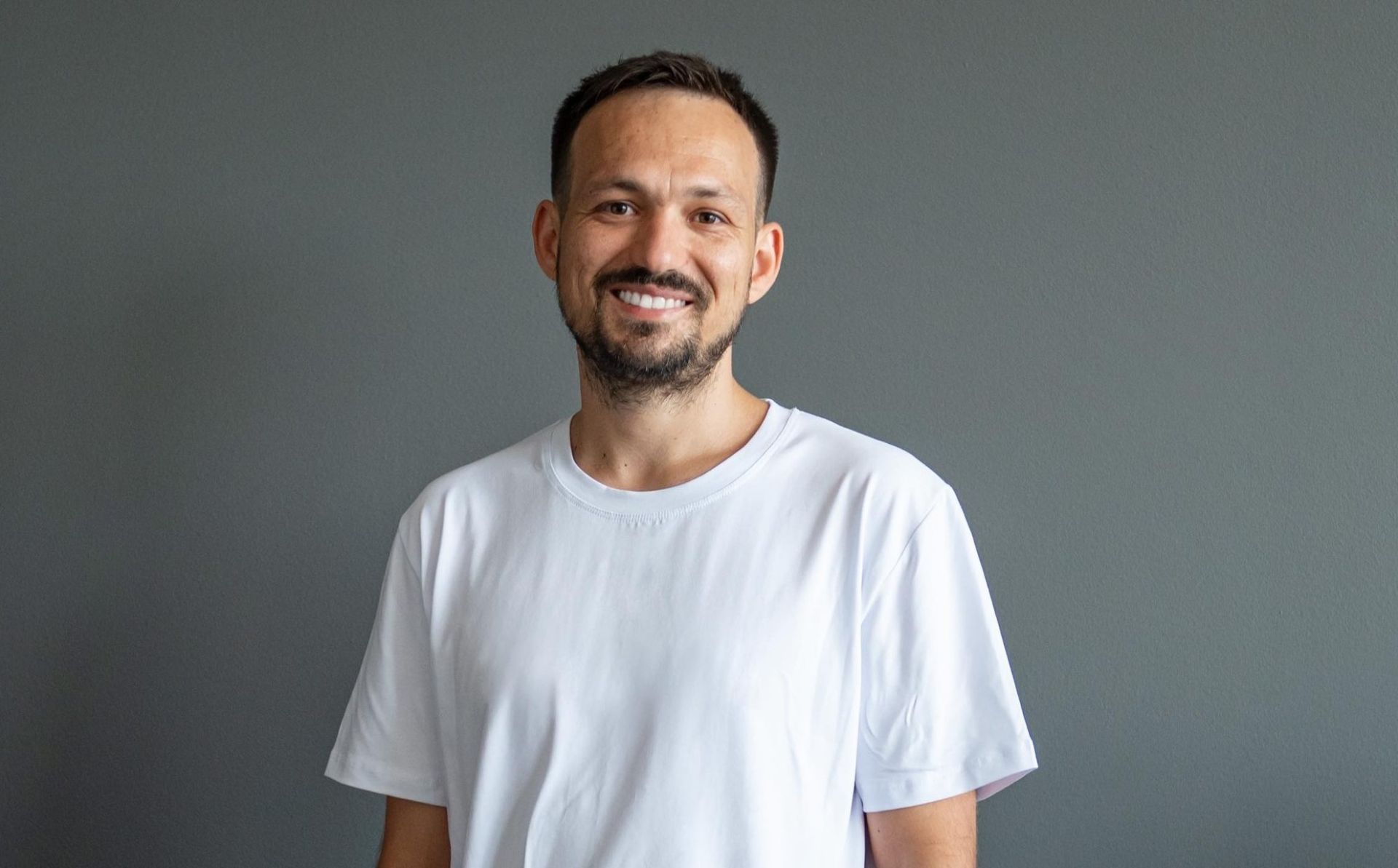 Artificial intelligence that makes a difference in people’s lives: how EU4Youth helped Denis Zacon achieve his social mission