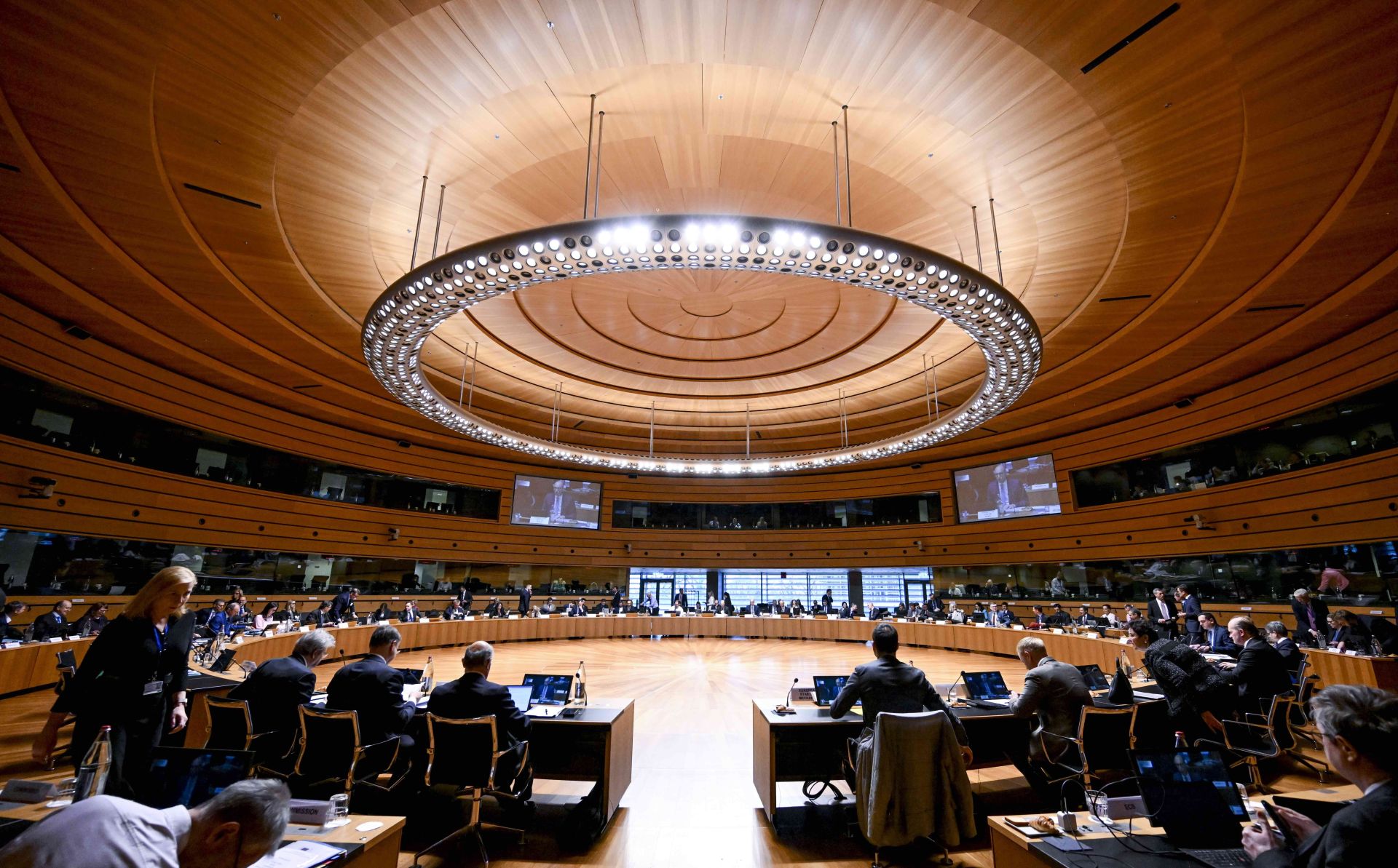 EU lists two individuals and four entities for circumventing EU sanctions and materially supporting the Russian government