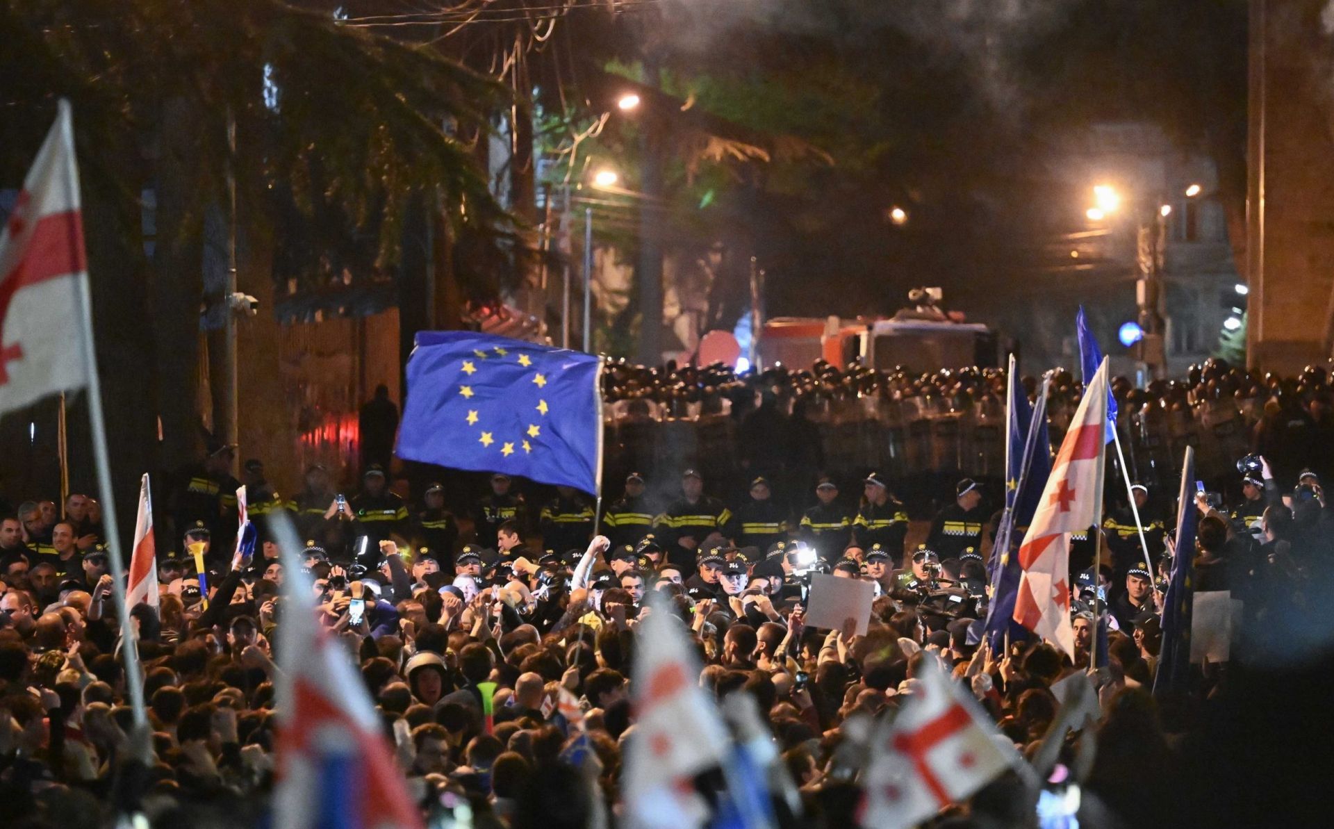 Georgia: EU calls on authorities to abandon current course of action leading to a de facto halt in accession process