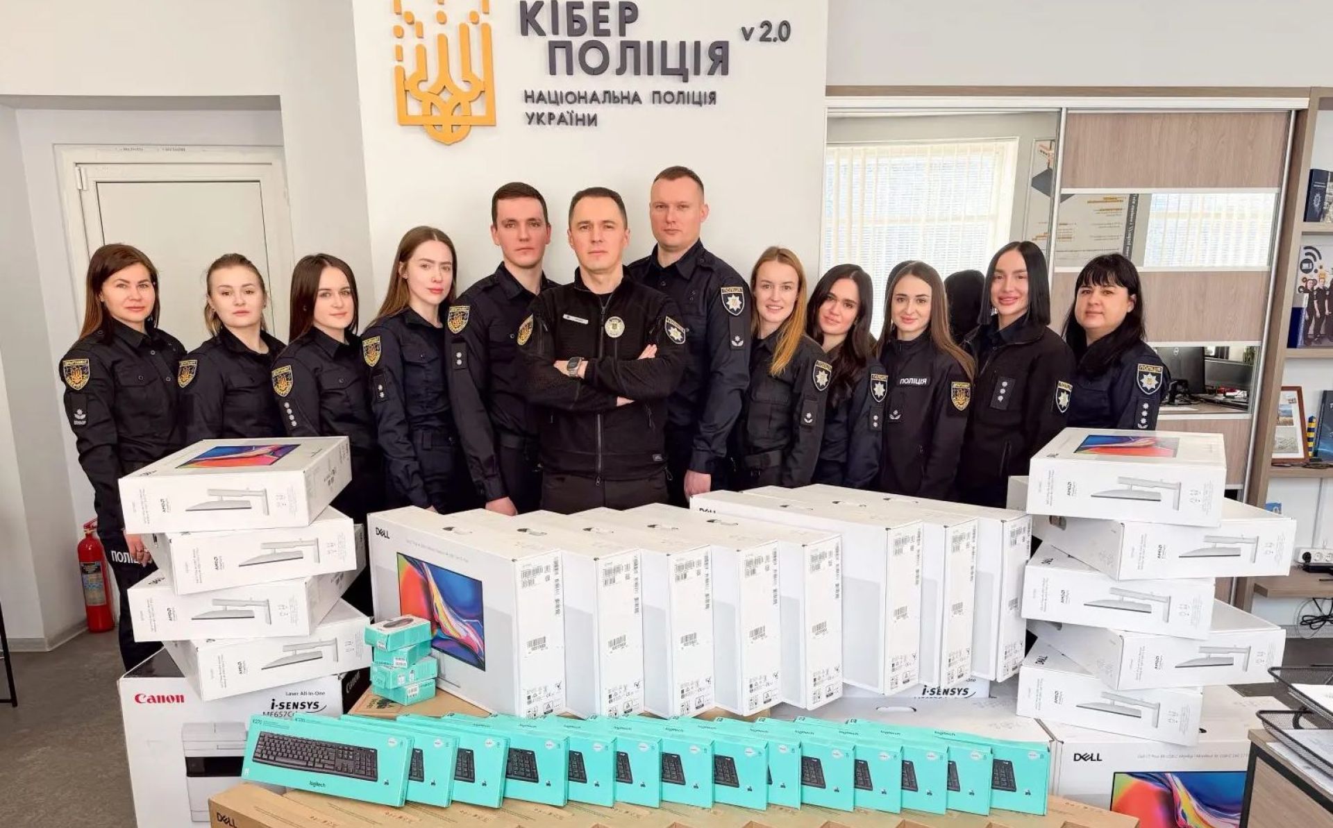 EUAM Ukraine hands over IT equipment to Cyber Police to counter online recruitment by criminal networks
