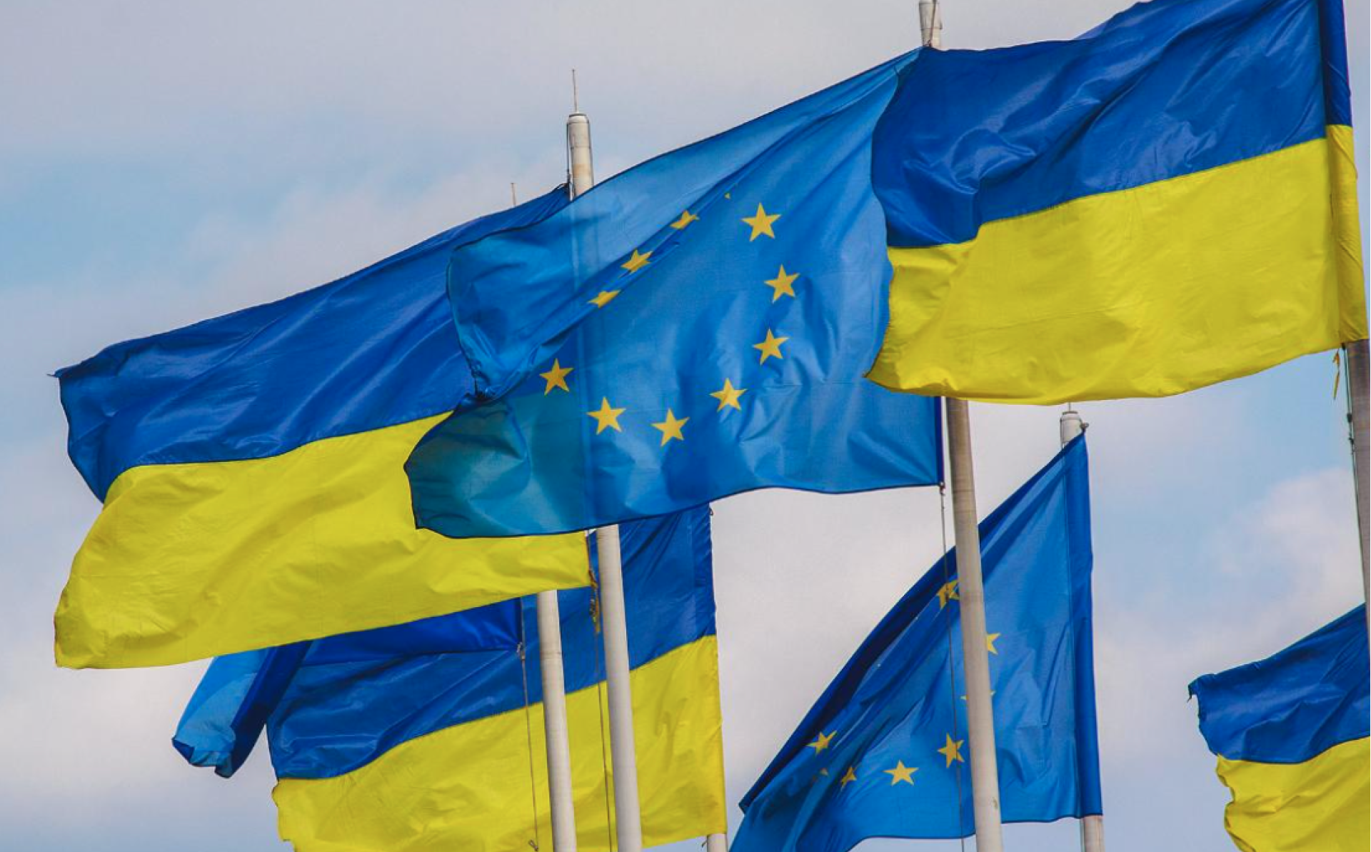 European Parliament welcomes Ukraine’s application for candidate status