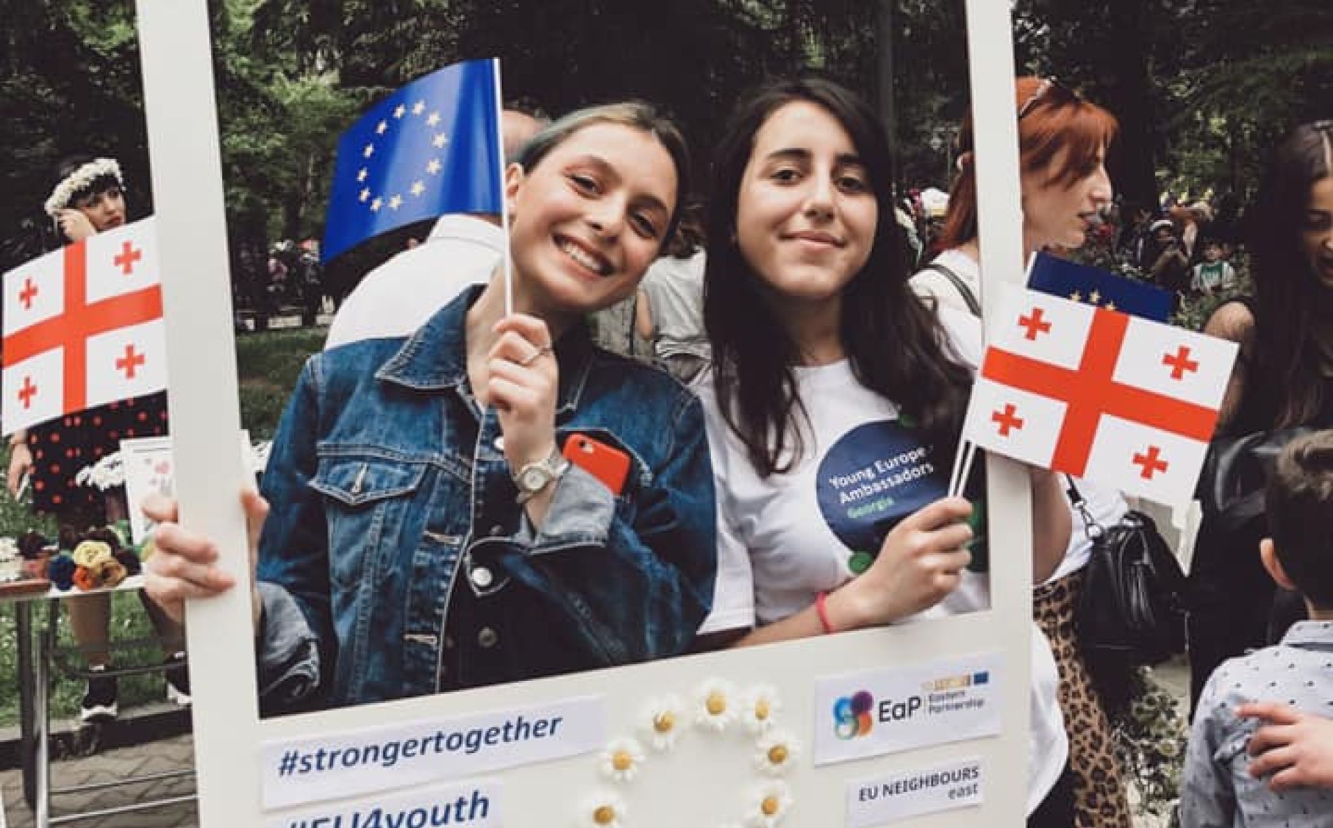 “Gviriloba” Festival: Make your own EU Flag with Chamomiles!