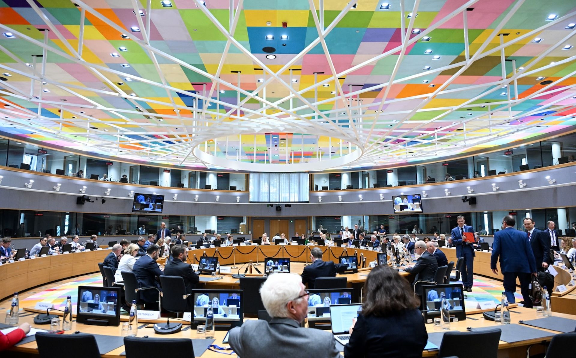 Russian hybrid threats: EU lists nine individuals and six entities responsible for destabilising actions in the EU and Ukraine