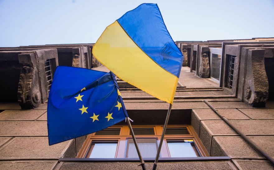 ЕС продлил временную защиту украинских беженцев до 2025 года