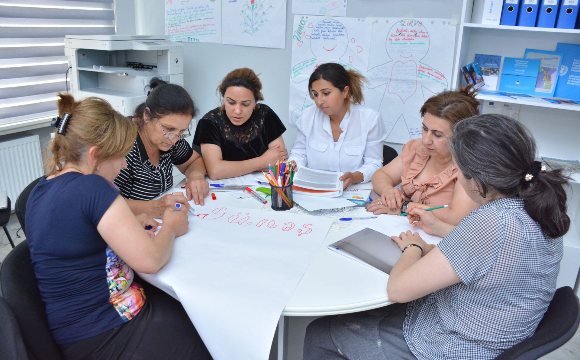 Stereotipləri qıraraq: Azərbaycan müəllimləri əlilliyi olan uşaqlarla işləməyi necə öyrənir