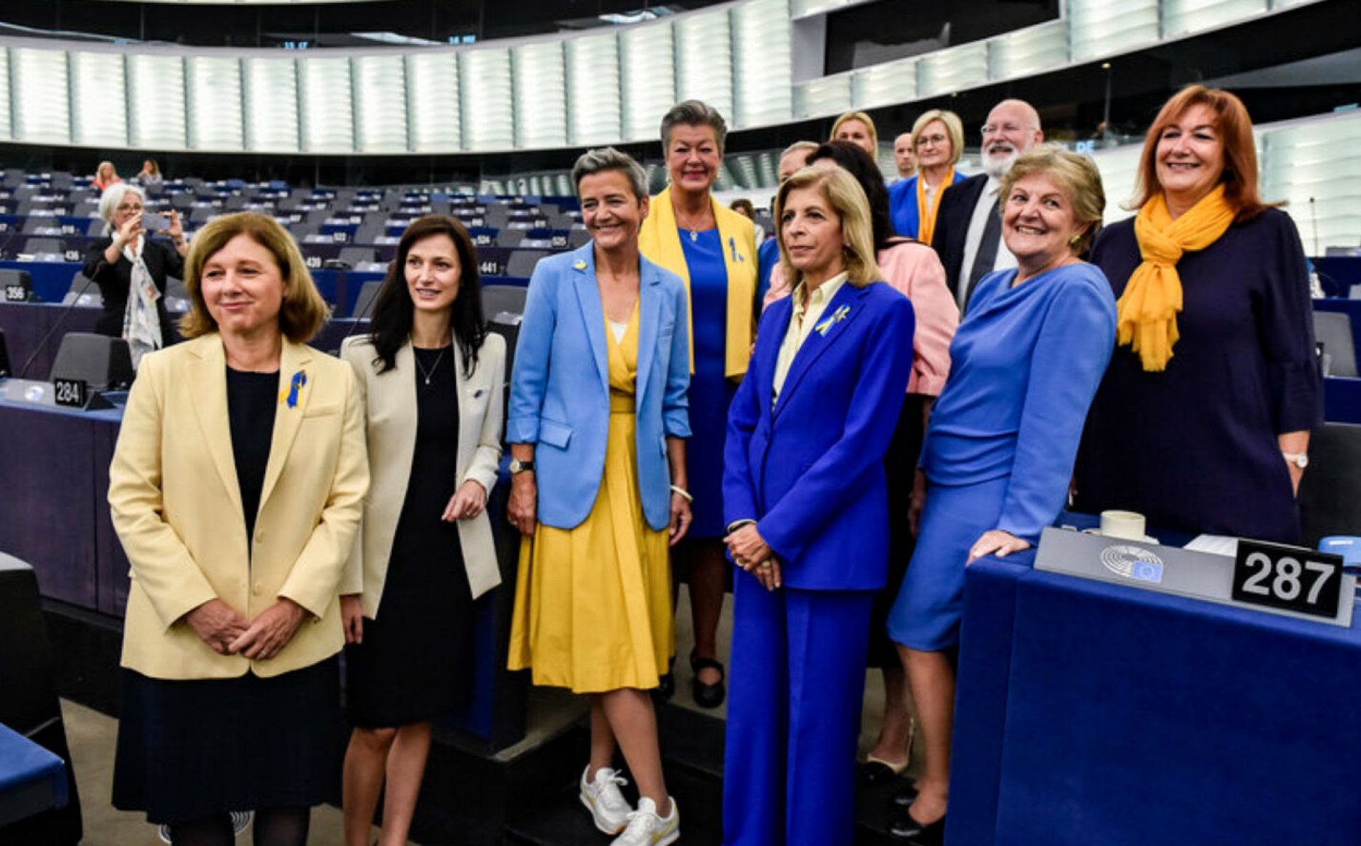 European Parliament approves €5 billion loan to Ukraine