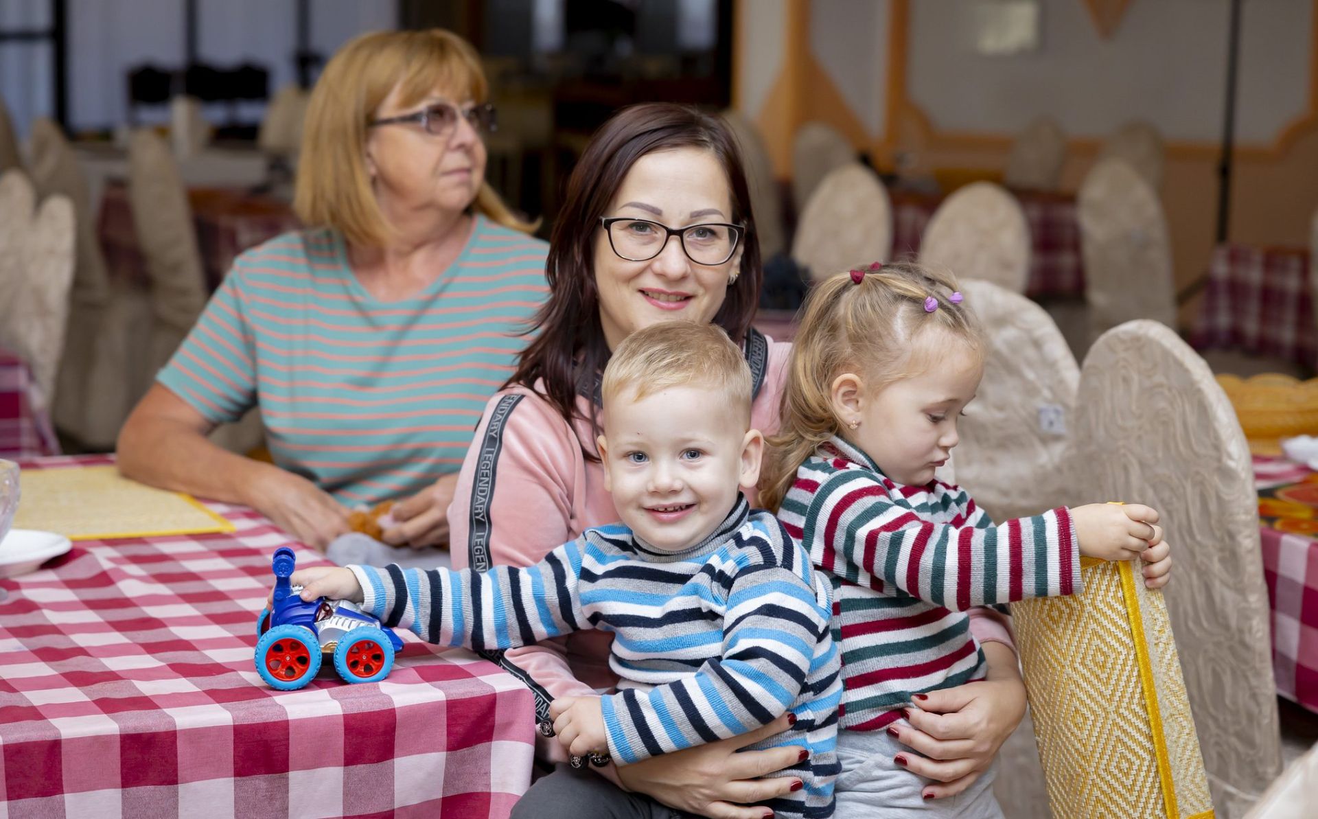 European Commission proposes to extend temporary protection of people fleeing Ukraine for an additional year