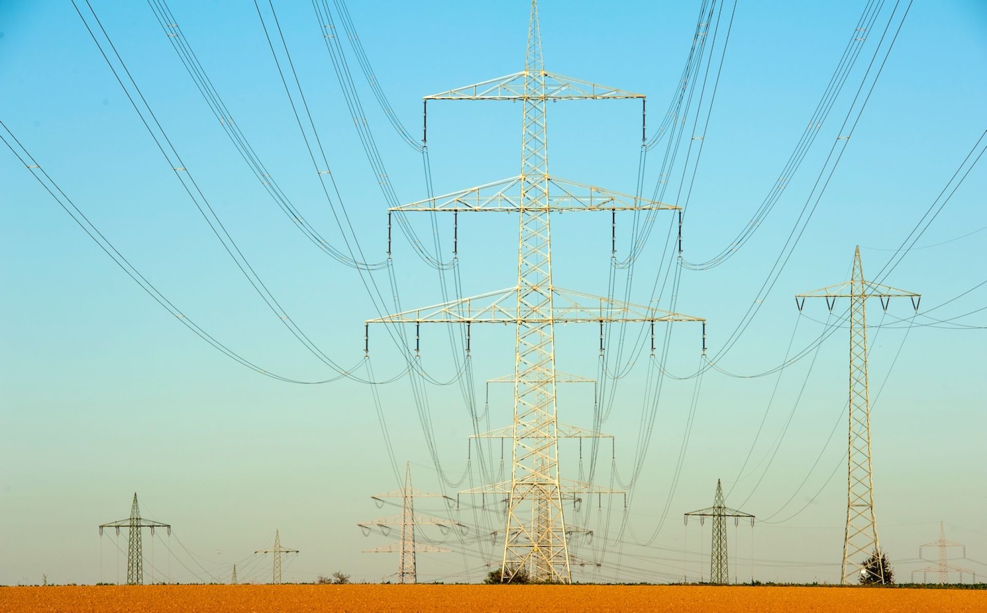 EU to increase electricity export capacity to Ukraine and Moldova for this winter