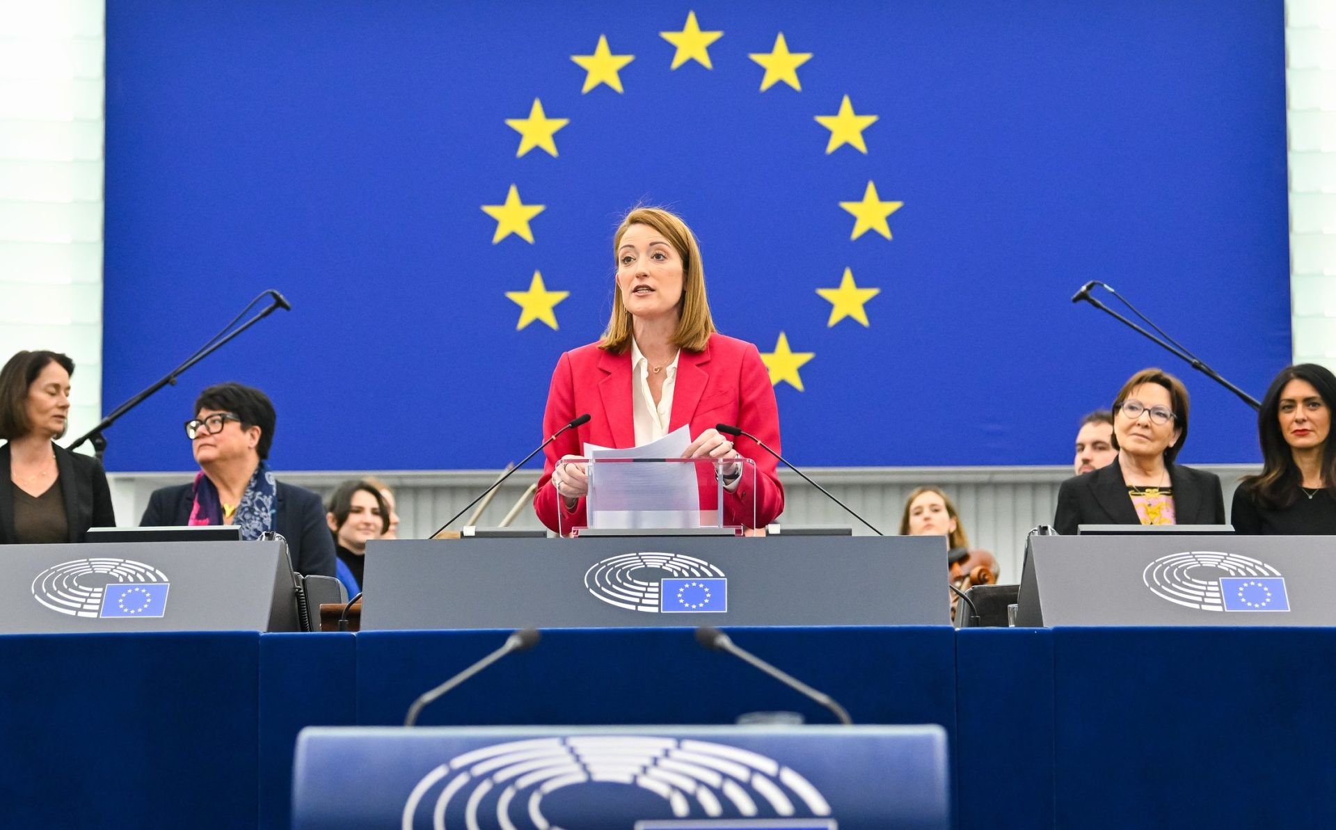 Volodymyr Zelenskyy, Maia Sandu și Oleksandra Matviichuk se numără printre primii laureați ai Ordinului European de Merit