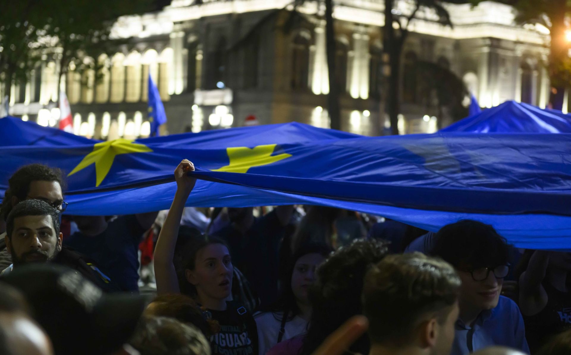 EU urges Georgian authorities to stop using excessive force against protesters