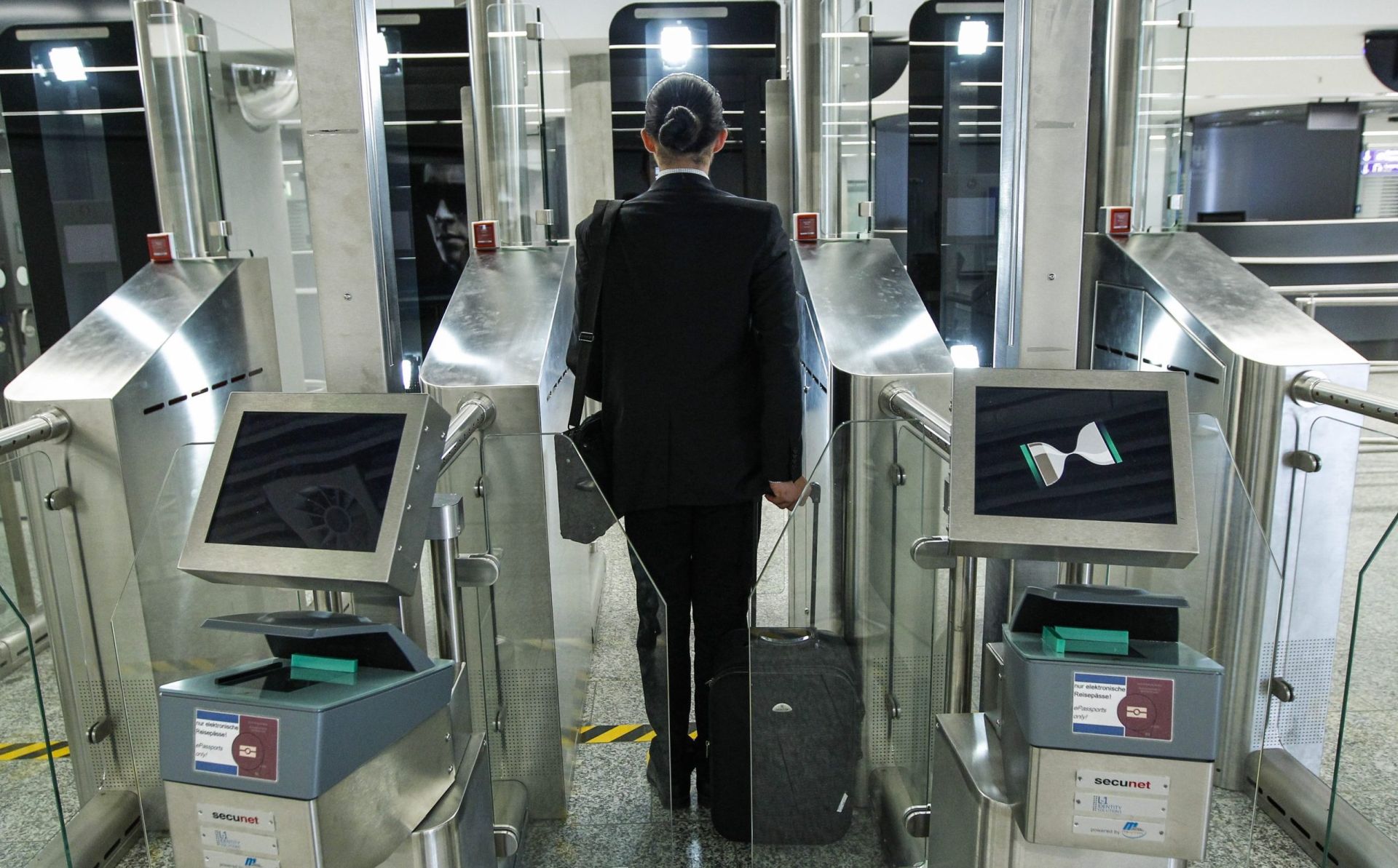EU publishes explainer on main differences between EES and ETIAS: what travellers need to know