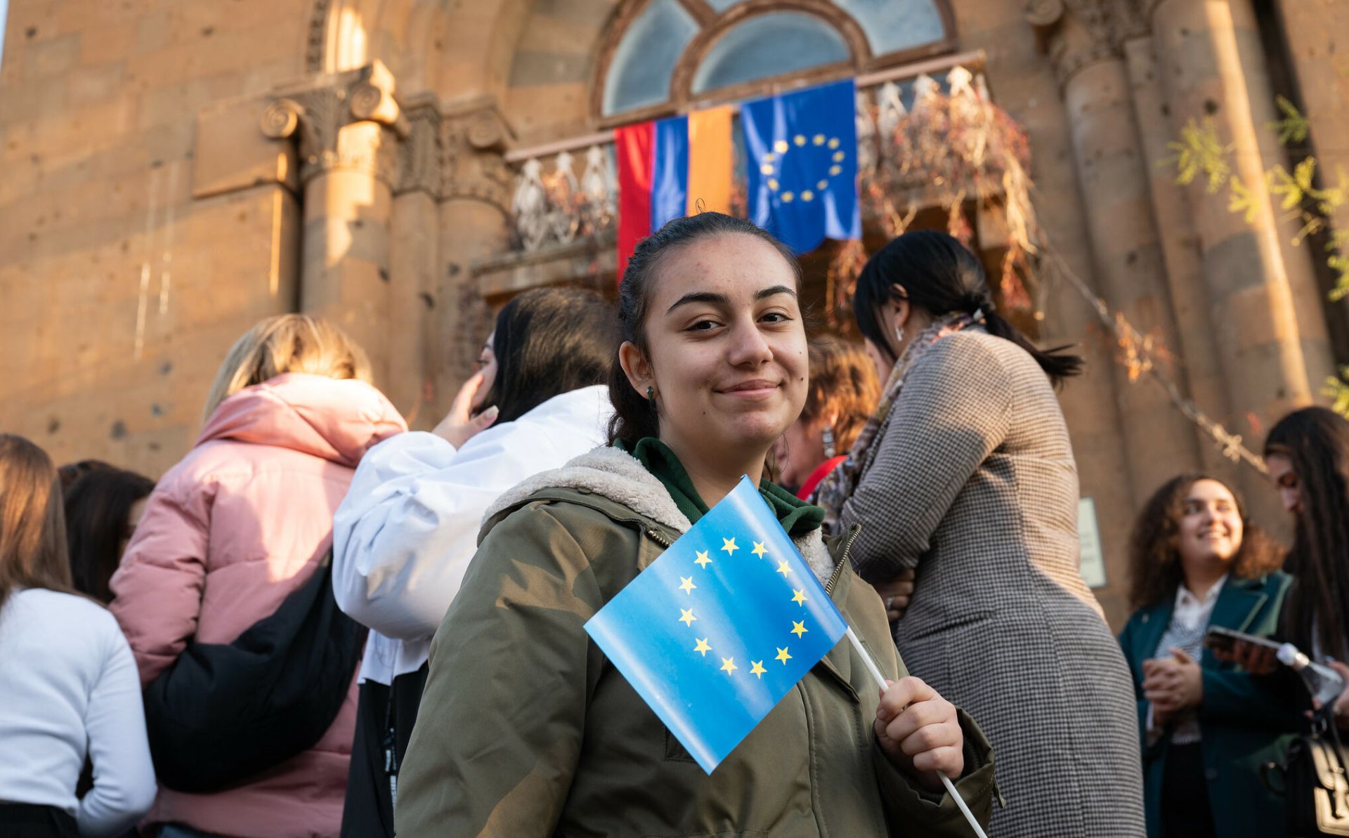 EU presents plans on stronger cooperation with Armenia: support to economy and security and visa liberalisation