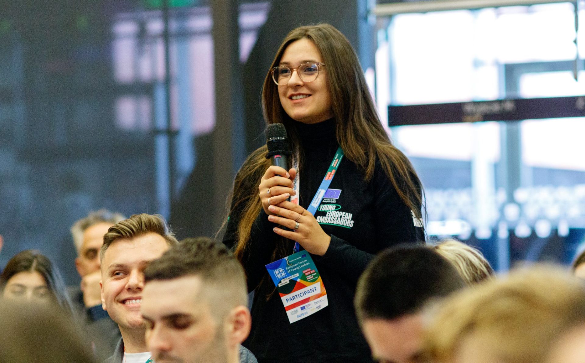 Youth4Regions 2025: aplicați pentru programul UE destinat jurnaliștilor aspiranți