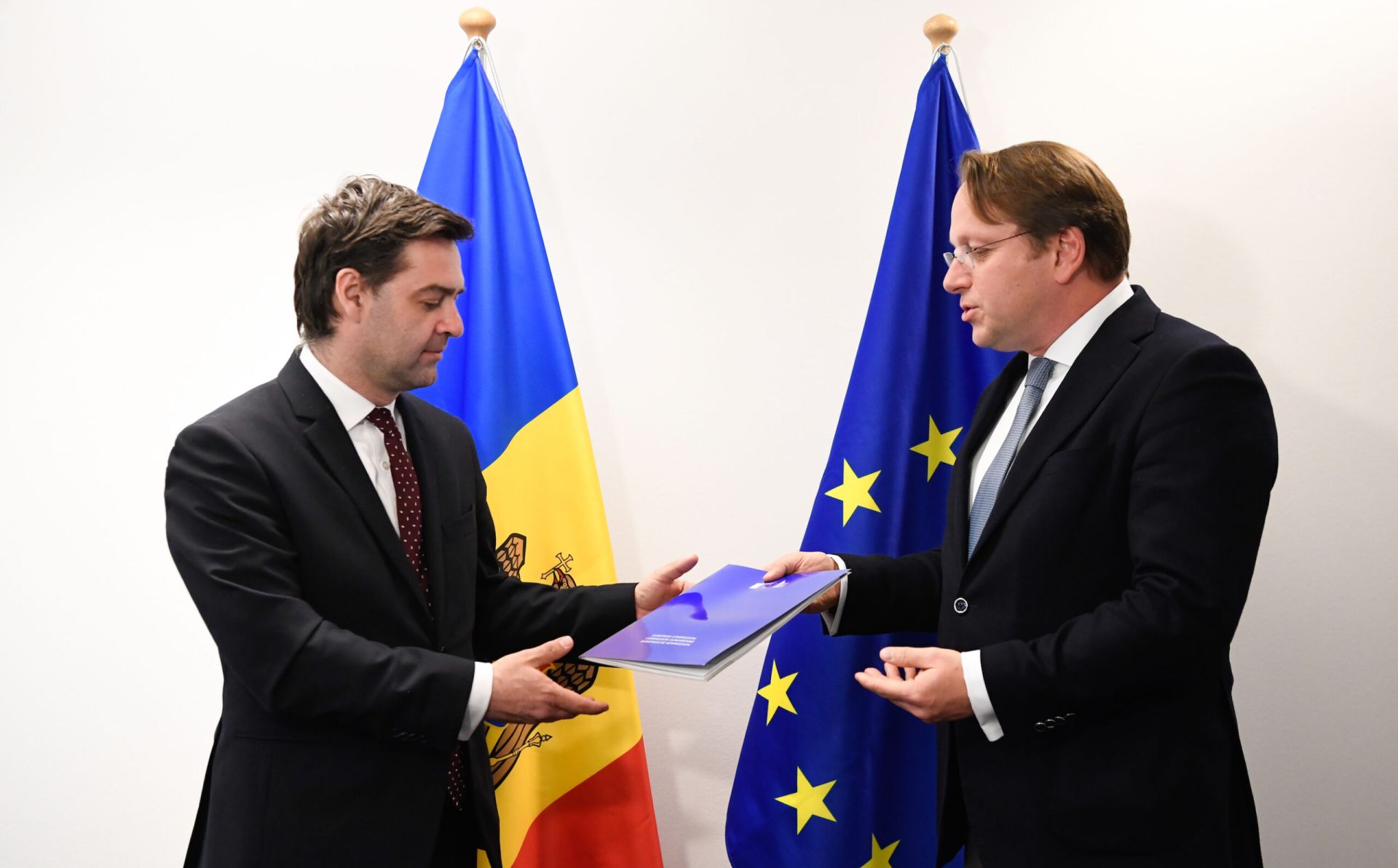 First step in Moldova’s EU application as EU hands over questionnaire