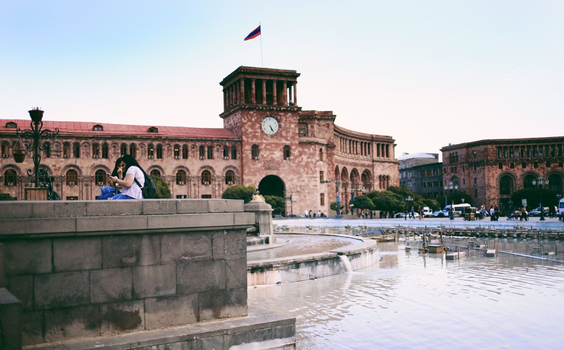 Commissioner Kos visits Armenia to reinforce EU partnership with Armenia