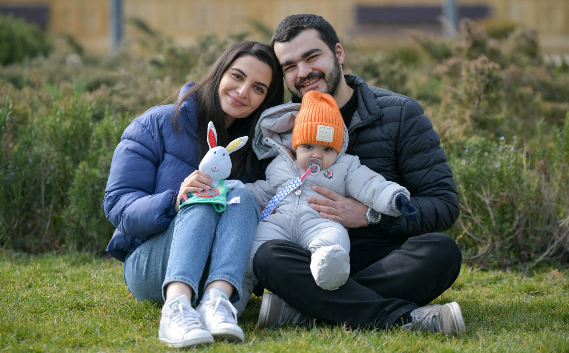 Trapped by stereotypes: how can a father avoid becoming a stranger to his own child?