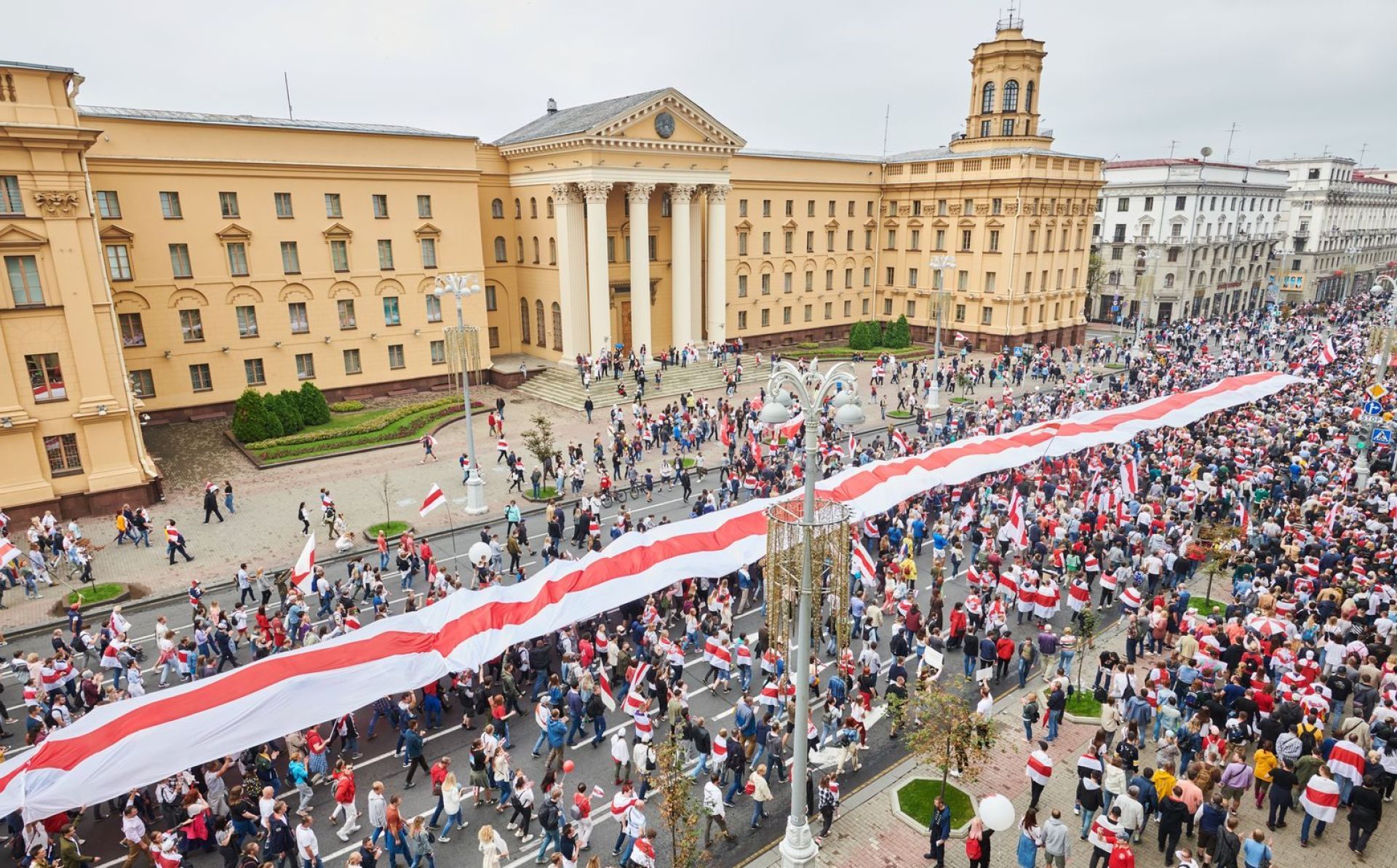 EU welcomes release of political prisoners in Belarus, including European diplomatic staffer
