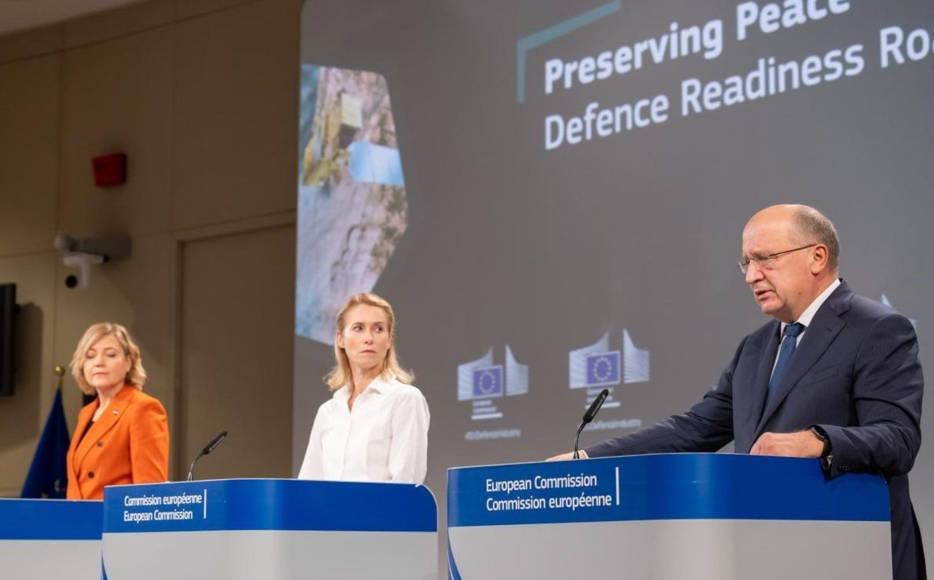 EU presents new Defence Roadmap to strengthen European defence capabilities and support Ukraine