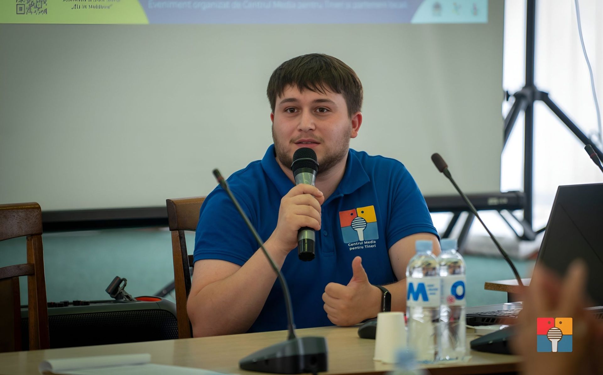 „Ne dorim tineri greu de manipulat.” Vlad Dumitrașcu, despre superputerea de a cultiva gândirea critică în rândul tinerilor