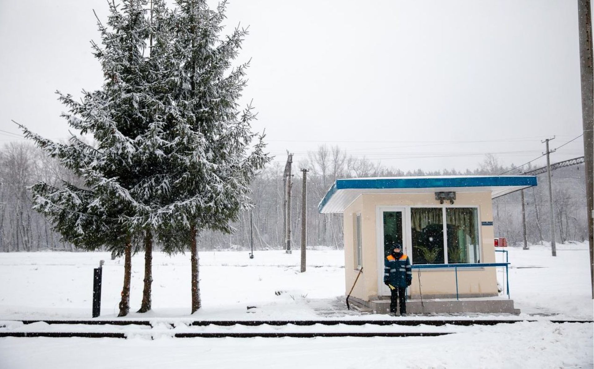 Ukrainian railways opens modernised train inspection point on Polish border