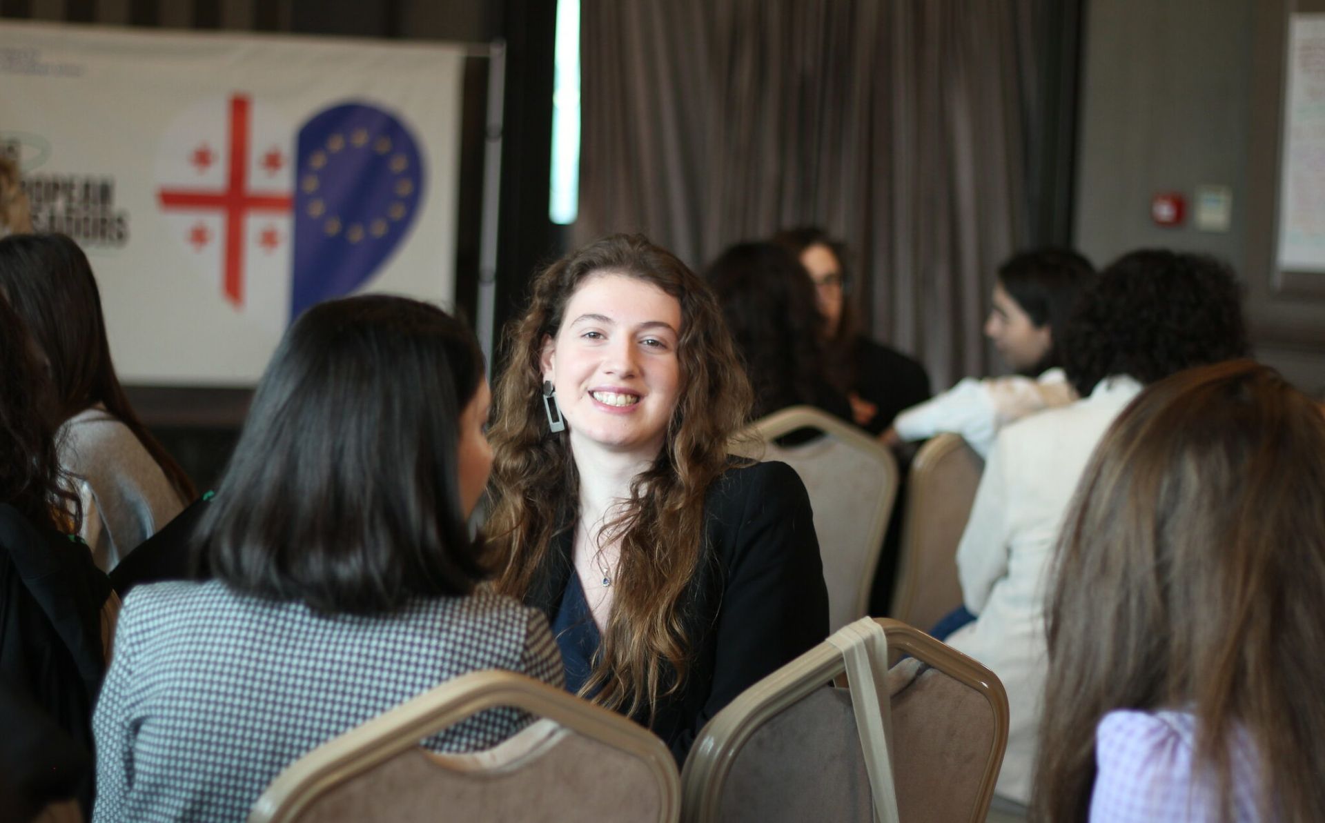 EU4Dialogue საქართველოს ოფისში პროექტის ოფიცრის პოზიციაზე ვაკანსიას აცხადებს