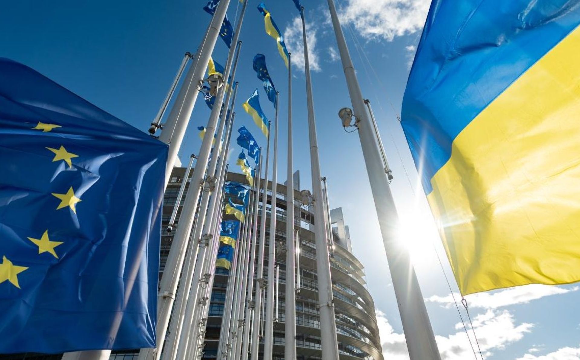 Ukraine: European Parliament Foreign Affairs Committee welcomes reform efforts amid ongoing war