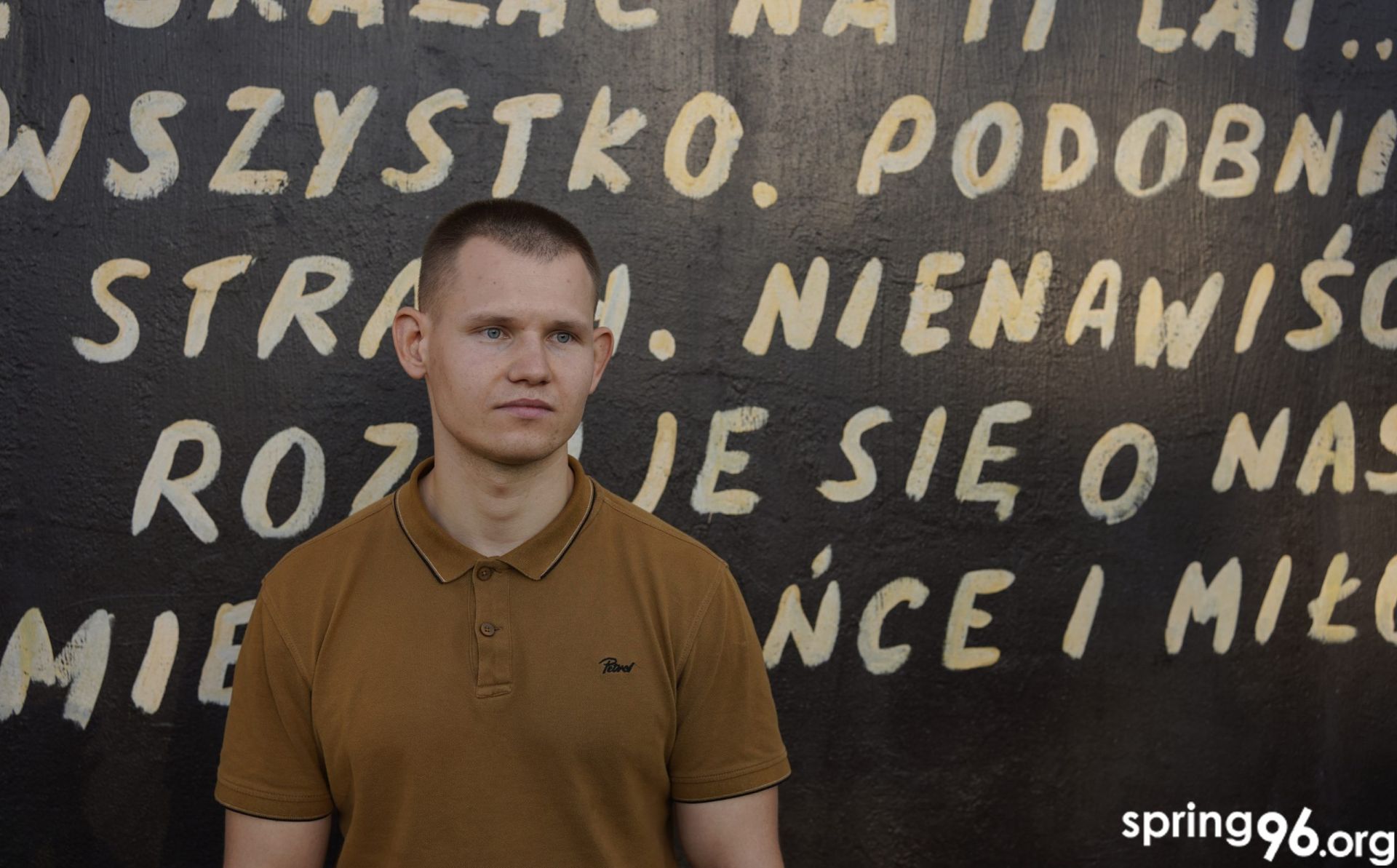 «Я ведаў, што пасля 2020 года пачнуцца рэпрэсіі — проста не ўсведамляў іх маштабу». Інтэрв’ю з былым беларускім палітвязнем Андрэем Чапюком